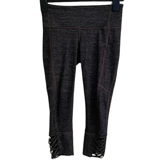 Athleta Mind Over Mat Leggings XS Capri Charcoal Gray Criss Cross Shimmer Yoga - Picture 3 of 11